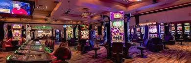 Filipino player joining a live baccarat table on tongits plus casino via mobile browser